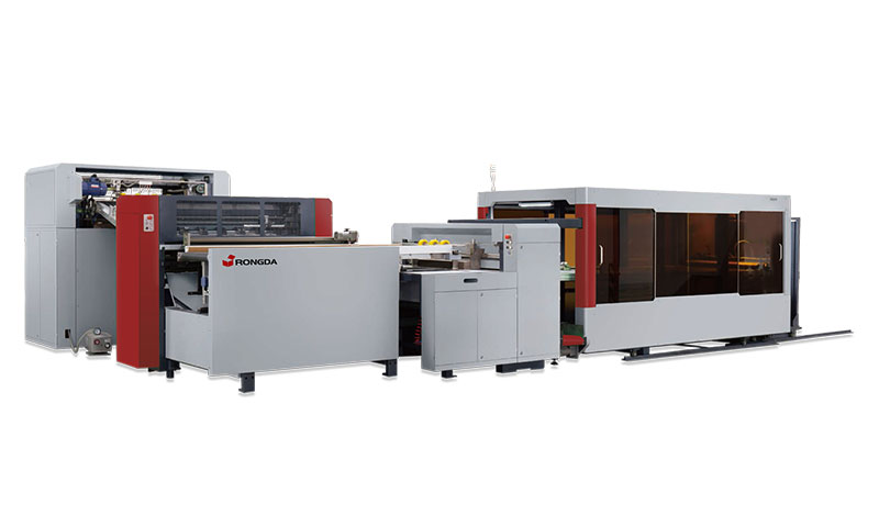 Stroj za obdelavo kartona