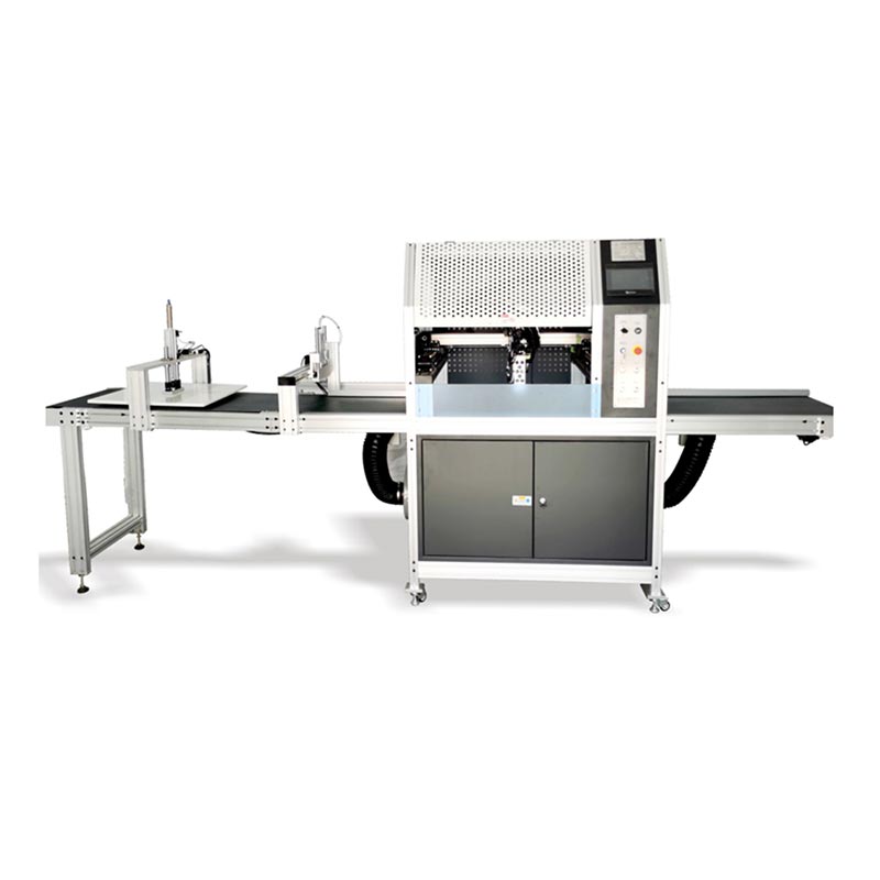 Večnamenski stroj za sestavljanje